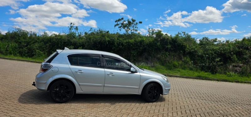 VECTRA 2.0 MPFI GT HATCH 8V FLEX 4P AUTOMÁTICO - 2009 - IVOTI