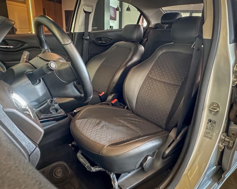 PRISMA 1.4 MPFI LTZ 8V FLEX 4P MANUAL - 2017 - GARIBALDI