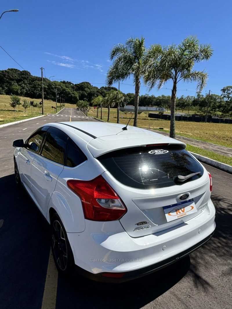 FOCUS 2.0 TITANIUM 16V FLEX 4P AUTOMÁTICO - 2015 - CARLOS BARBOSA