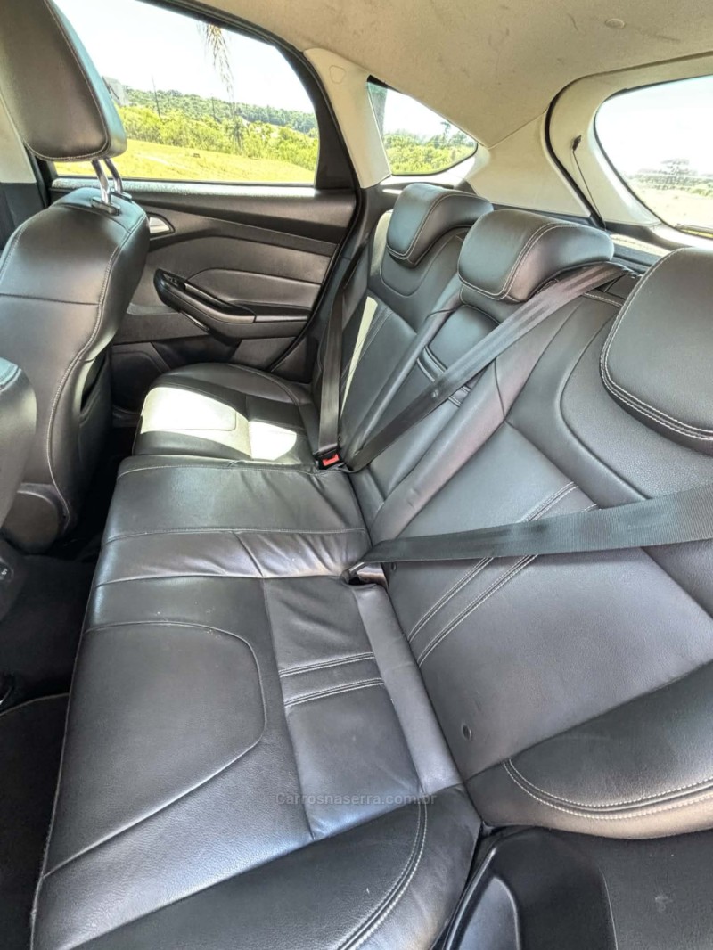 FOCUS 2.0 TITANIUM 16V FLEX 4P AUTOMÁTICO - 2015 - CARLOS BARBOSA