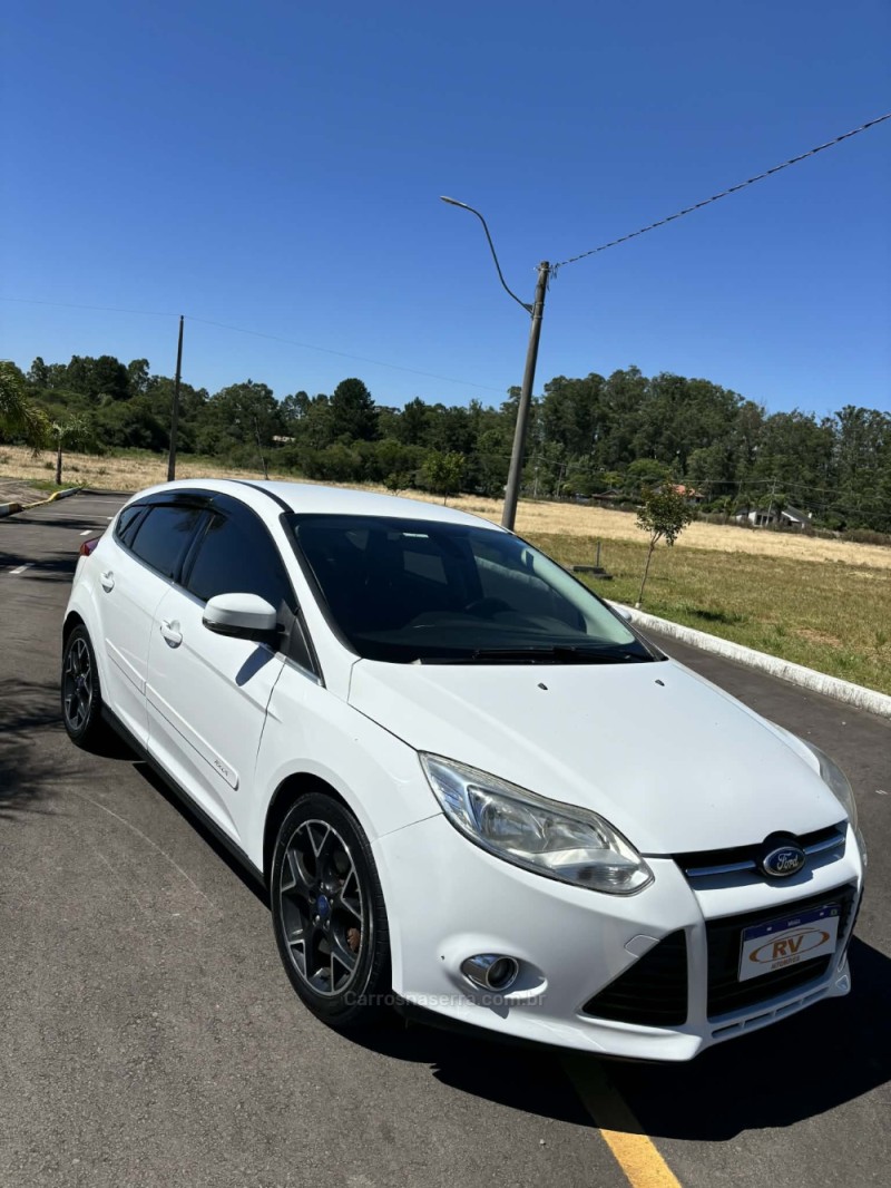 FOCUS 2.0 TITANIUM 16V FLEX 4P AUTOMÁTICO - 2015 - CARLOS BARBOSA