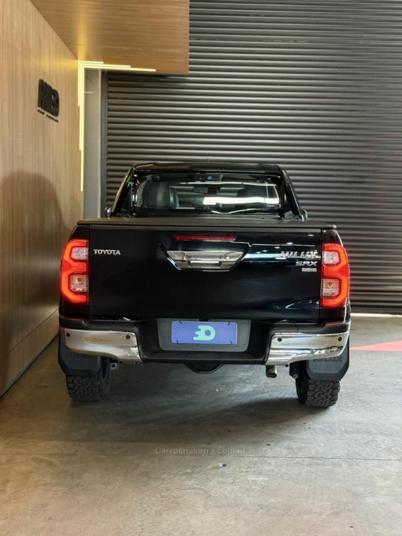 HILUX 2.8 SRX PLUS 4X4 CD TURBO DIESEL 4P AUTOMÁTICO - 2024 - LAJEADO