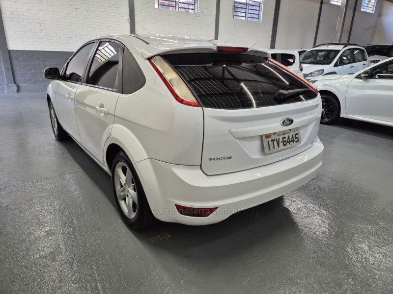 FOCUS 1.6 GLX 16V FLEX 4P MANUAL - 2013 - GARIBALDI