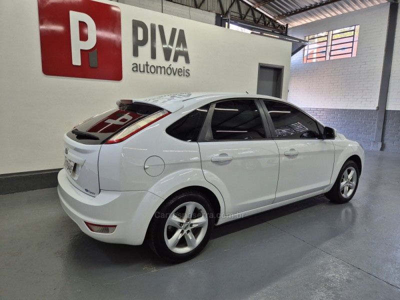 FOCUS 1.6 GLX 16V FLEX 4P MANUAL - 2013 - GARIBALDI