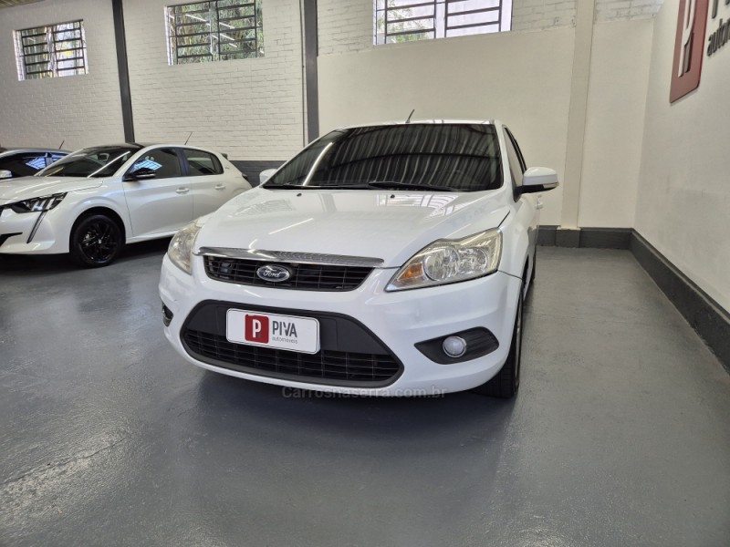 FOCUS 1.6 GLX 16V FLEX 4P MANUAL - 2013 - GARIBALDI