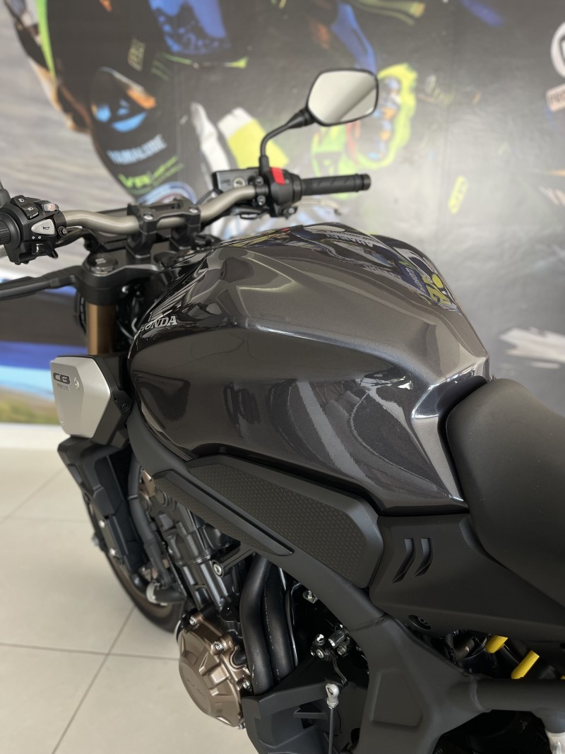 CB 650R  - 2022 - PASSO FUNDO