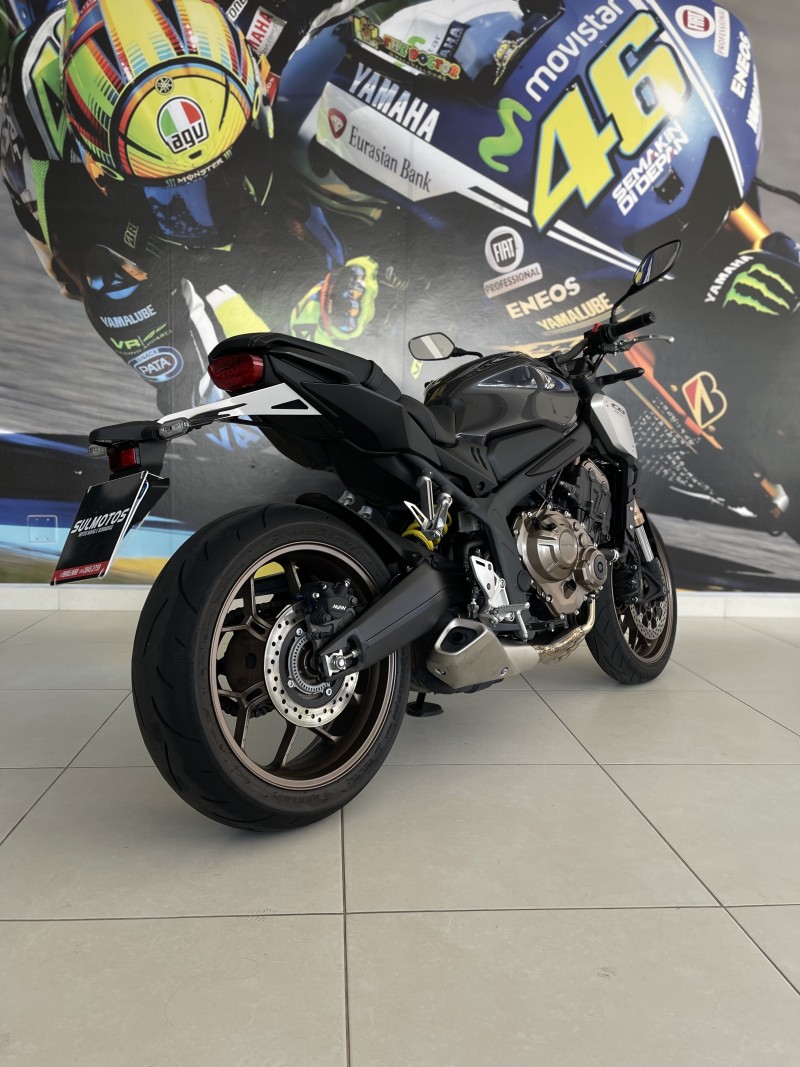 CB 650R  - 2022 - PASSO FUNDO