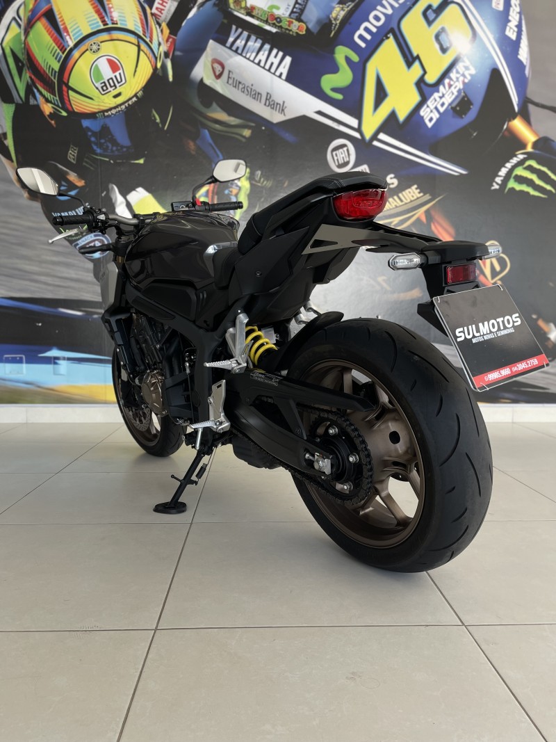 CB 650R  - 2022 - PASSO FUNDO