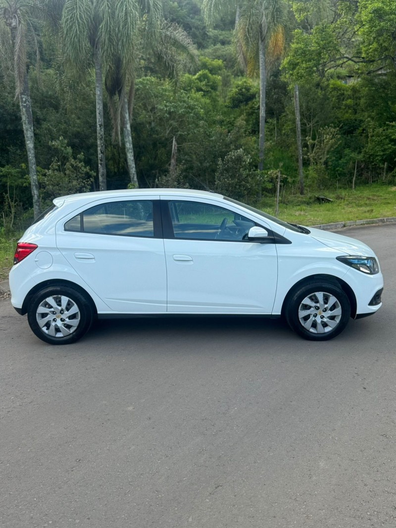 ONIX 1.4 MPFI LT 8V FLEX 4P MANUAL - 2013 - BENTO GONçALVES