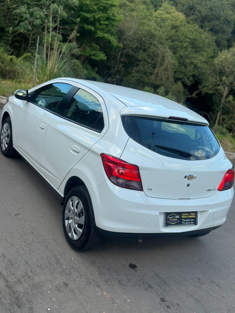ONIX 1.4 MPFI LT 8V FLEX 4P MANUAL - 2013 - BENTO GONçALVES