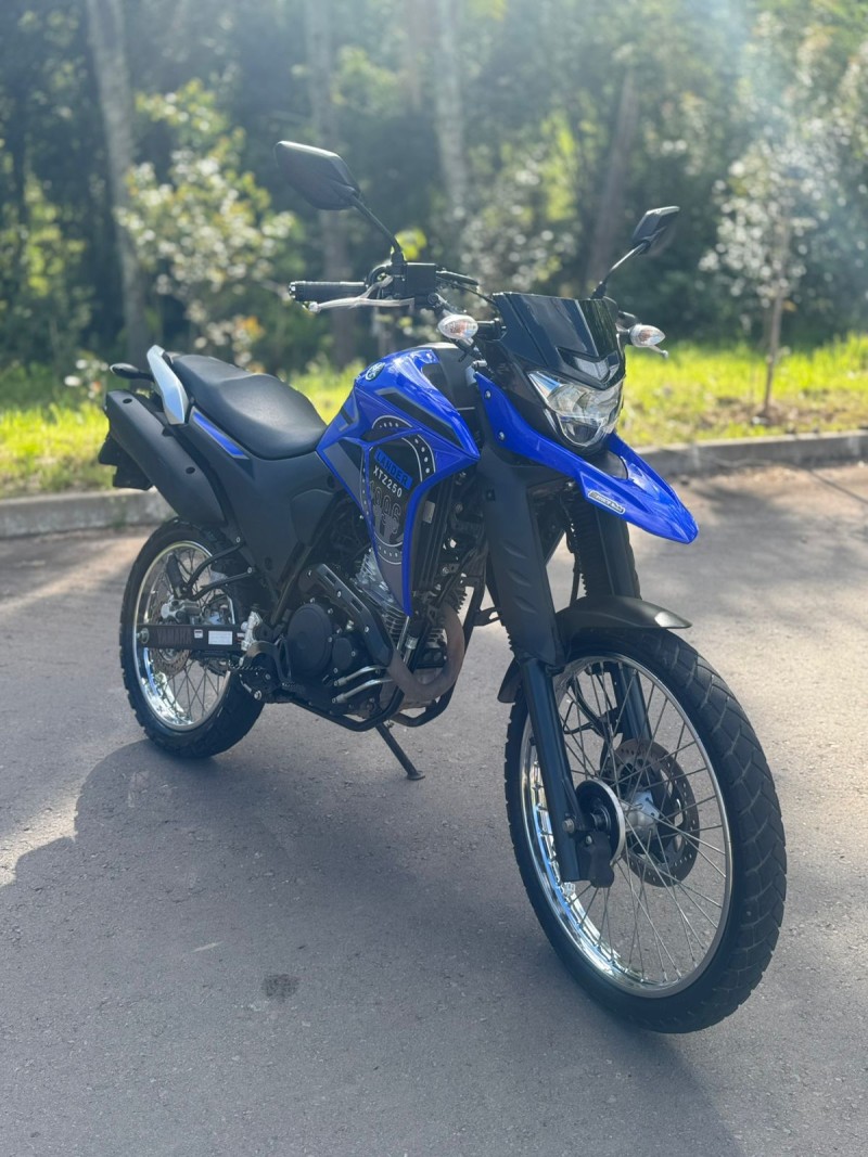 XTZ 250 LANDER
