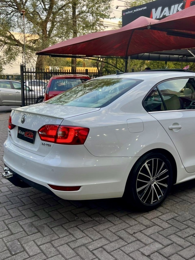 JETTA 2.0 TSI HIGHLINE 200CV GASOLINA 4P TIPTRONIC - 2013 - ESTâNCIA VELHA