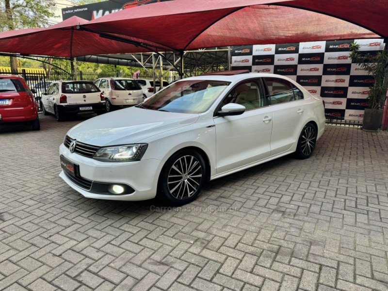 JETTA 2.0 TSI HIGHLINE 200CV GASOLINA 4P TIPTRONIC - 2013 - ESTâNCIA VELHA