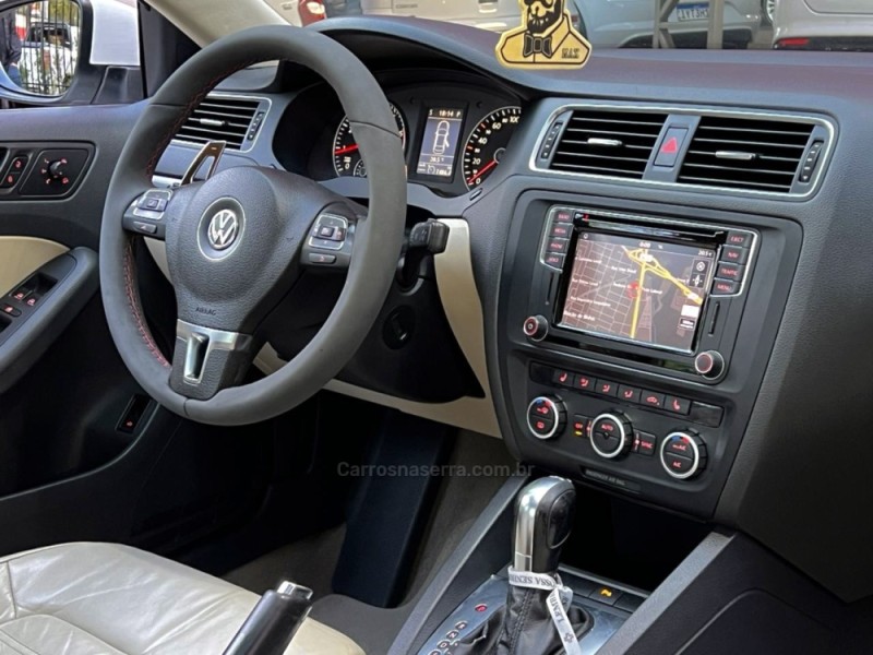 JETTA 2.0 TSI HIGHLINE 200CV GASOLINA 4P TIPTRONIC - 2013 - ESTâNCIA VELHA