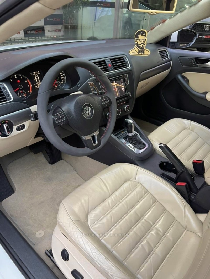 JETTA 2.0 TSI HIGHLINE 200CV GASOLINA 4P TIPTRONIC - 2013 - ESTâNCIA VELHA