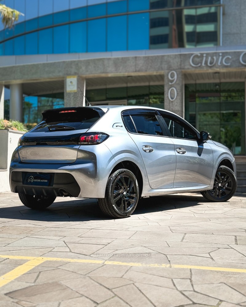 208 1.0 STYLE FLEX 6V 4P MANUAL - 2024 - NOVO HAMBURGO