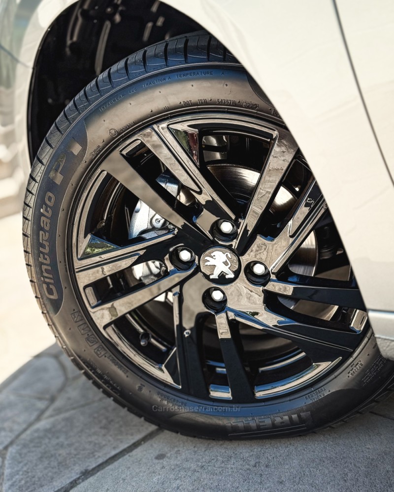 208 1.0 STYLE FLEX 6V 4P MANUAL - 2024 - NOVO HAMBURGO