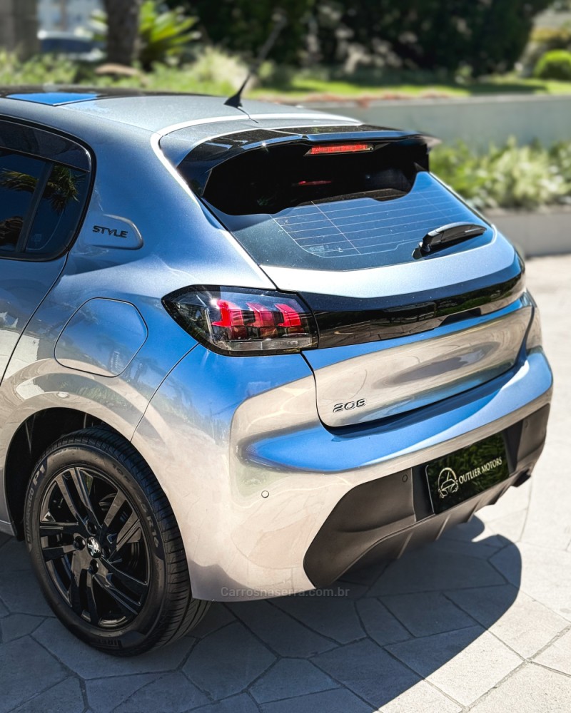 208 1.0 STYLE FLEX 6V 4P MANUAL - 2024 - NOVO HAMBURGO