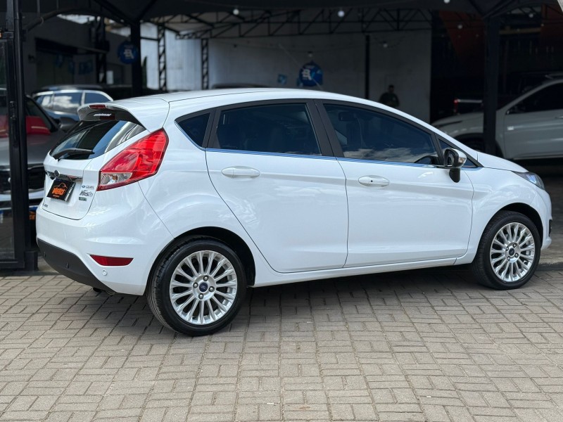 FIESTA 1.0 ECOBOOST TITANIUM HATCH 12V GASOLINA 4P AUTOMÁTICO - 2017 - LAGOA VERMELHA