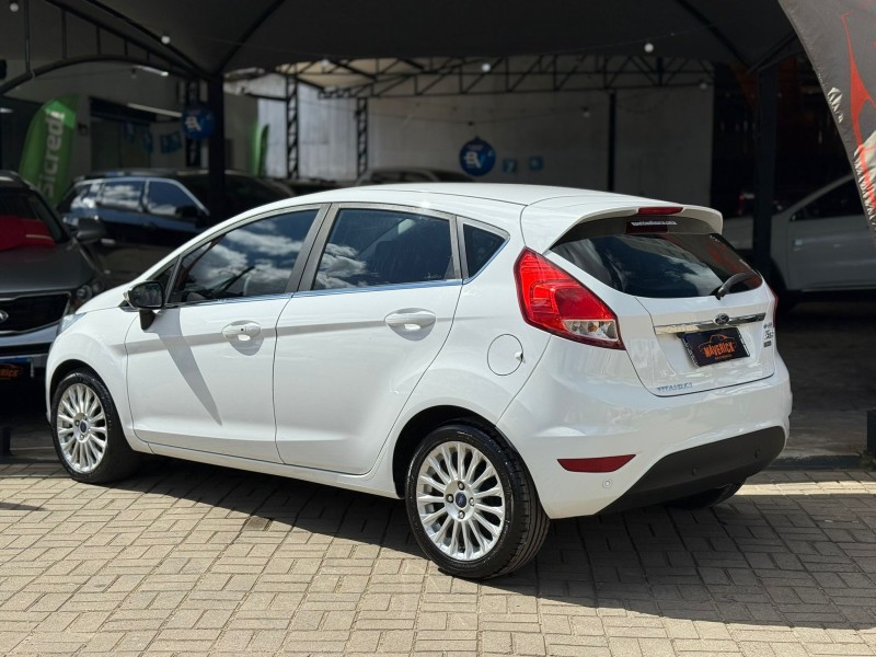 FIESTA 1.0 ECOBOOST TITANIUM HATCH 12V GASOLINA 4P AUTOMÁTICO - 2017 - LAGOA VERMELHA