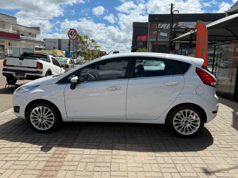 FIESTA 1.0 ECOBOOST TITANIUM HATCH 12V GASOLINA 4P AUTOMÁTICO - 2017 - LAGOA VERMELHA