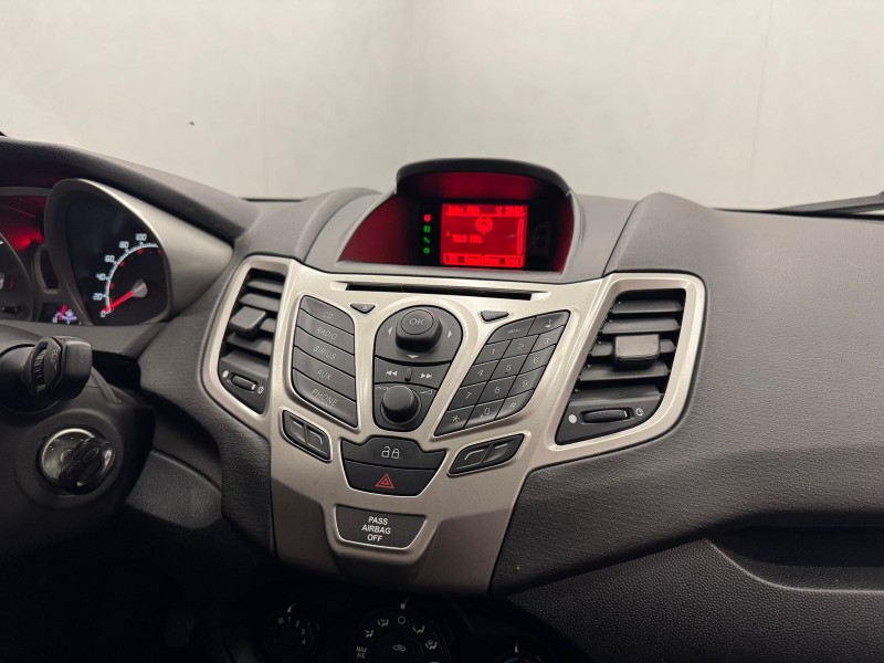 FIESTA 1.6 SE HATCH 16V FLEX 4P MANUAL - 2013 - CAXIAS DO SUL
