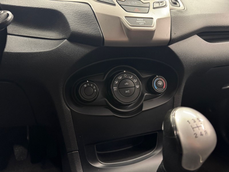 FIESTA 1.6 SE HATCH 16V FLEX 4P MANUAL - 2013 - CAXIAS DO SUL