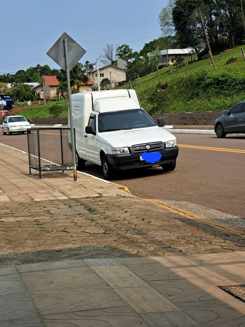 FIORINO 1.3 FURGÃO 8V GASOLINA 2P MANUAL - 2010 - CAXIAS DO SUL