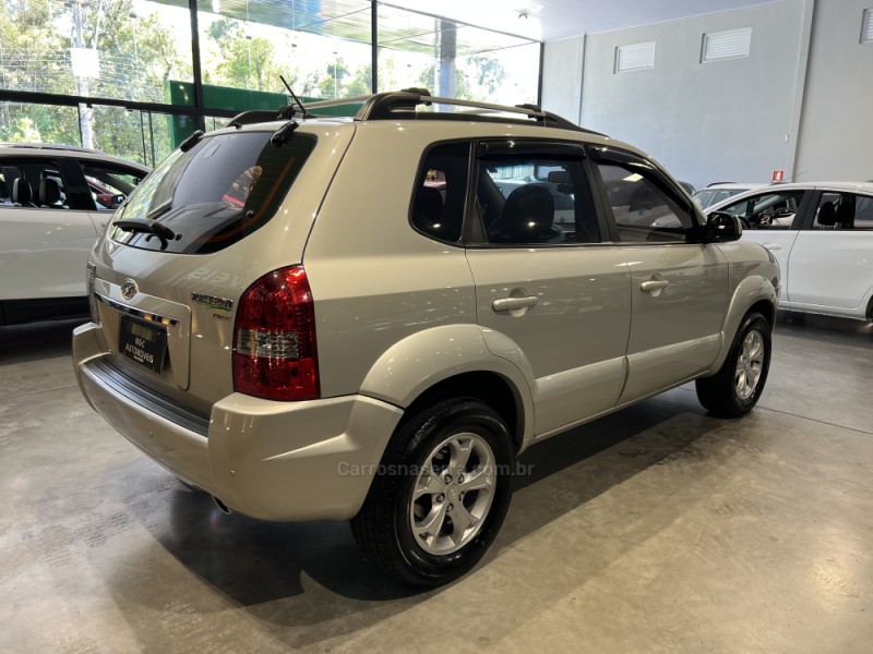 TUCSON 2.0 MPFI GLS 16V 143CV 2WD FLEX 4P AUTOMÁTICO - 2013 - CAXIAS DO SUL