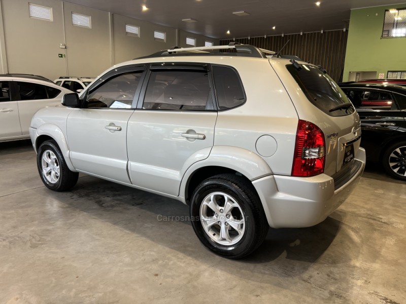 TUCSON 2.0 MPFI GLS 16V 143CV 2WD FLEX 4P AUTOMÁTICO - 2013 - CAXIAS DO SUL