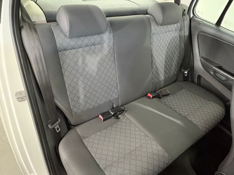 FOX 1.6 MSI TRENDLINE 8V FLEX 4P MANUAL - 2016 - FARROUPILHA