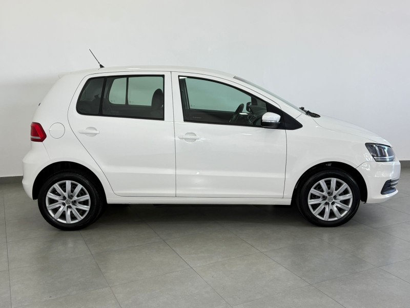 FOX 1.6 MSI TRENDLINE 8V FLEX 4P MANUAL - 2016 - FARROUPILHA