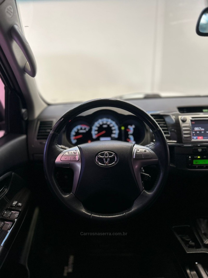 HILUX SW4 3.0 SRV 4X4 7 LUGARES 16V TURBO INTERCOOLER DIESEL 4P AUTOMÁTICO - 2015 - NOVO HAMBURGO