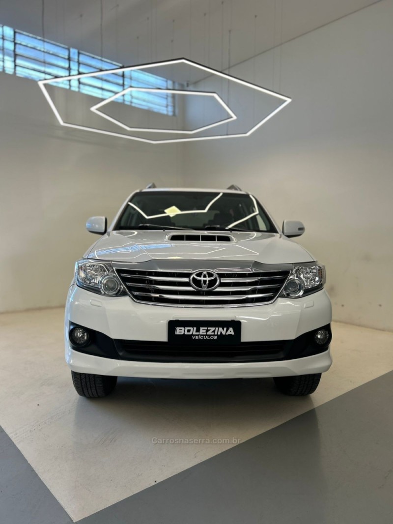 HILUX SW4 3.0 SRV 4X4 7 LUGARES 16V TURBO INTERCOOLER DIESEL 4P AUTOMÁTICO - 2015 - NOVO HAMBURGO
