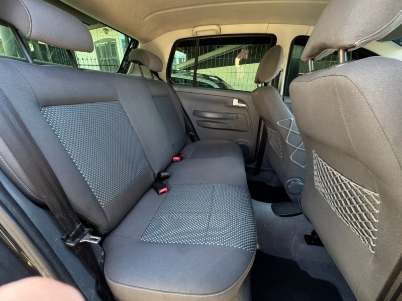 FOX 1.6 MI ROUTE 8V FLEX 4P MANUAL - 2009 - TAPEJARA