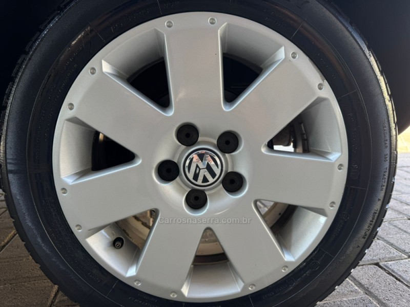 FOX 1.6 MI ROUTE 8V FLEX 4P MANUAL - 2009 - TAPEJARA