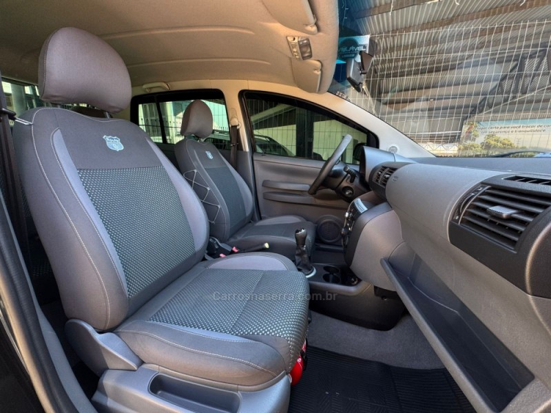 FOX 1.6 MI ROUTE 8V FLEX 4P MANUAL - 2009 - TAPEJARA