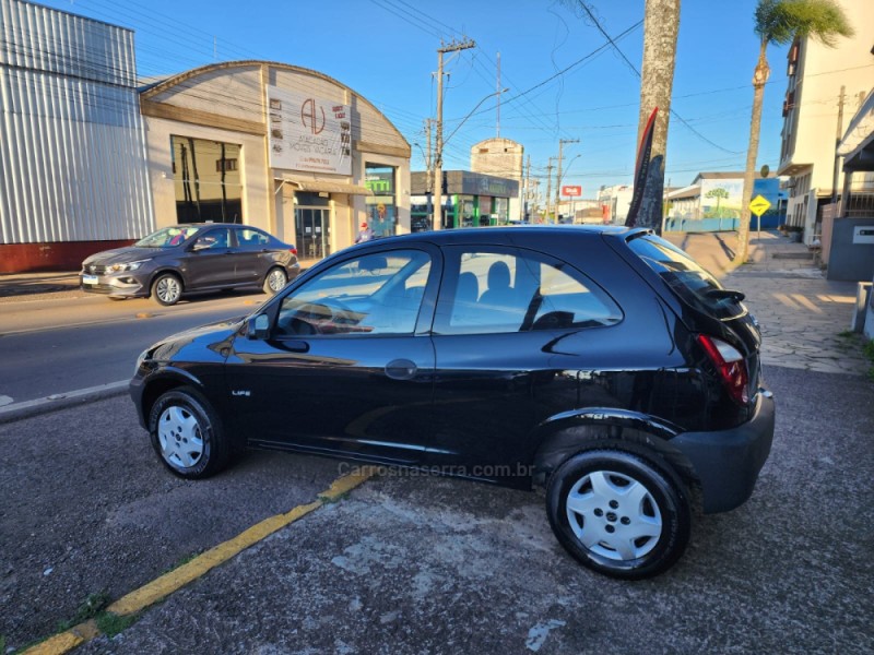CELTA 1.0 MPFI LIFE 8V FLEX 4P MANUAL - 2011 - VACARIA
