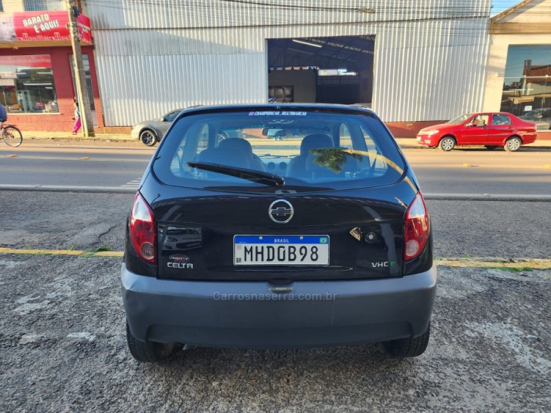 CELTA 1.0 MPFI LIFE 8V FLEX 4P MANUAL - 2011 - VACARIA