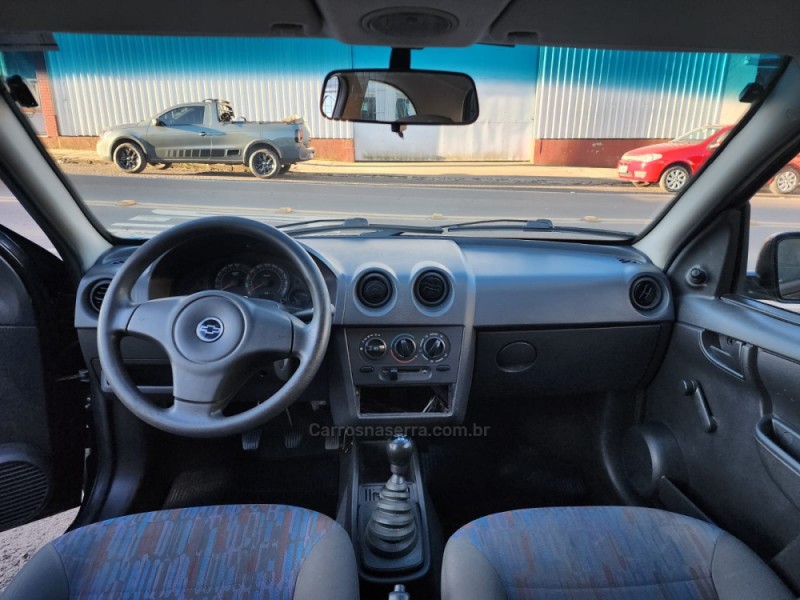 CELTA 1.0 MPFI LIFE 8V FLEX 4P MANUAL - 2011 - VACARIA