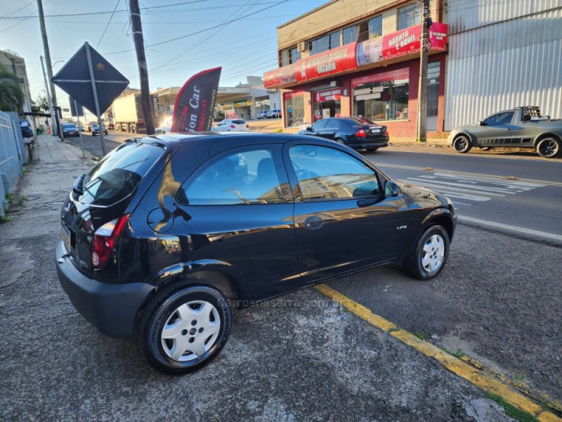 CELTA 1.0 MPFI LIFE 8V FLEX 4P MANUAL - 2011 - VACARIA
