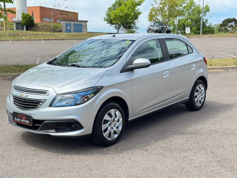 ONIX 1.4 MPFI LT 8V FLEX 4P MANUAL - 2014 - BENTO GONçALVES