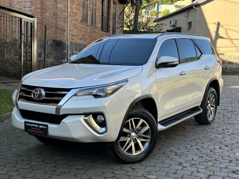 HILUX SW4 2.8 SRX 4X4 16V TURBO INTERCOOLER DIESEL 4P AUTOMÁTICO