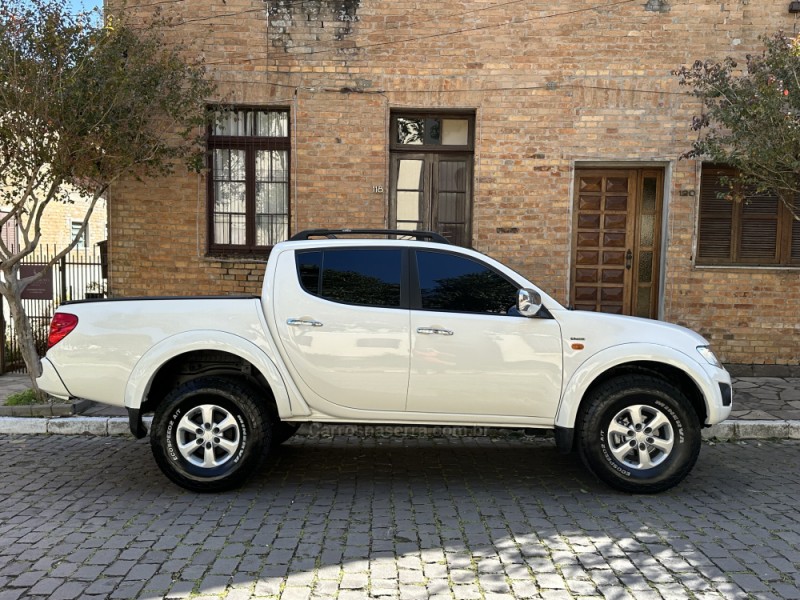 L200 TRITON 3.2 HPE 4X4 CD 16V TURBO INTERCOOLER DIESEL 4P AUTOMÁTICO - 2011 - CAXIAS DO SUL