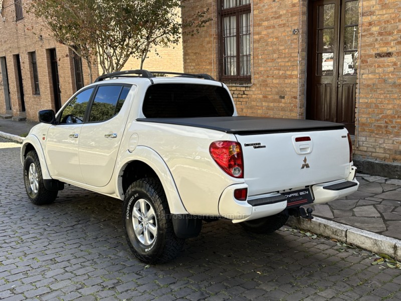L200 TRITON 3.2 HPE 4X4 CD 16V TURBO INTERCOOLER DIESEL 4P AUTOMÁTICO - 2011 - CAXIAS DO SUL
