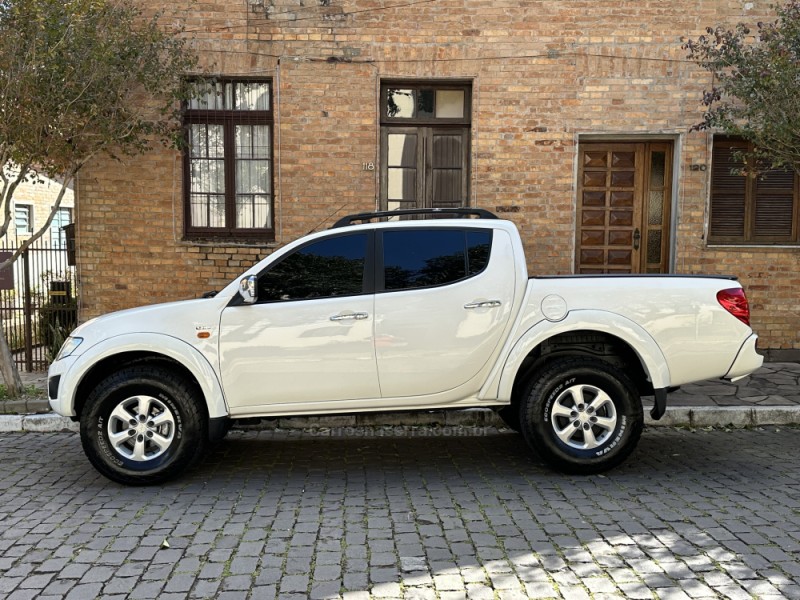 L200 TRITON 3.2 HPE 4X4 CD 16V TURBO INTERCOOLER DIESEL 4P AUTOMÁTICO - 2011 - CAXIAS DO SUL