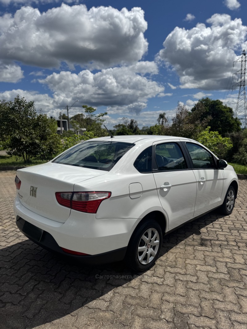 GRAND SIENA 1.0 ATTRACTIVE 8V FLEX 4P MANUAL - 2021 - BENTO GONçALVES