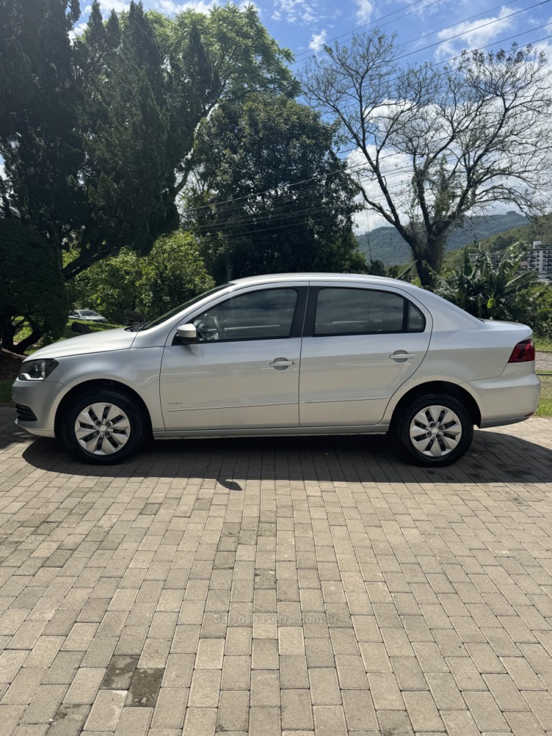 VOYAGE 1.6 MI TREND 8V FLEX 4P MANUAL - 2014 - ENCANTADO
