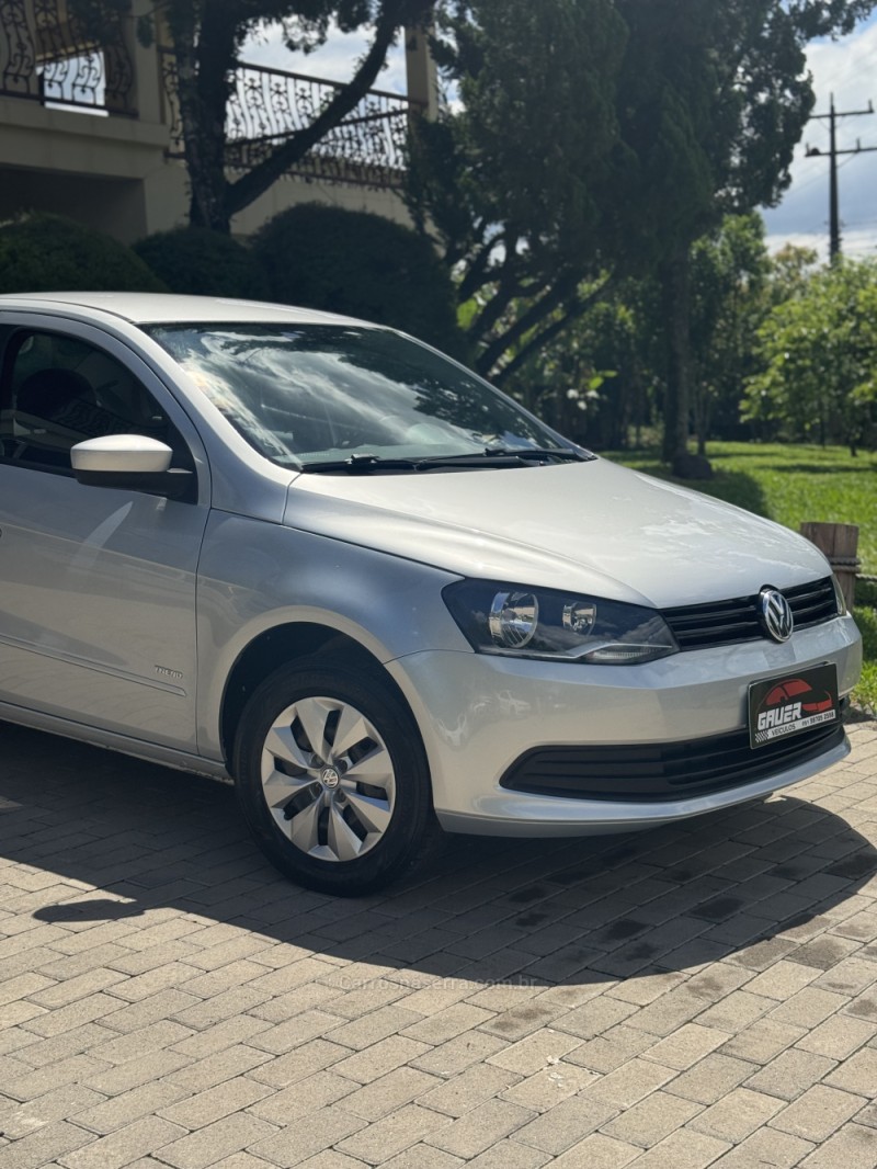 VOYAGE 1.6 MI TREND 8V FLEX 4P MANUAL - 2014 - ENCANTADO