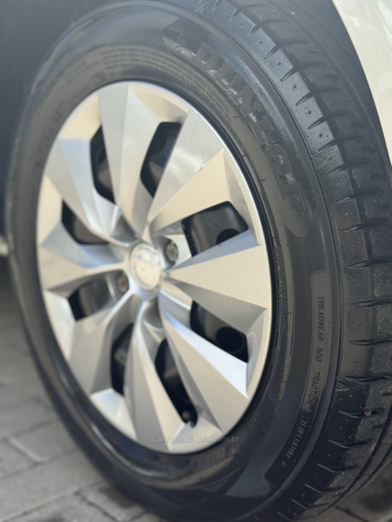 VOYAGE 1.6 MI TREND 8V FLEX 4P MANUAL - 2014 - ENCANTADO